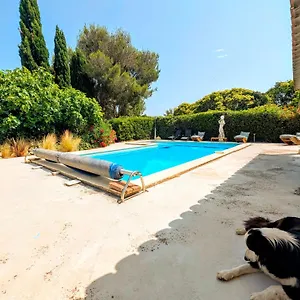 Appartement Superbe D'entressen Dans Mas En Campagne Avec Piscine Et Espace De Jeux Extérieurs Pour Les Enfants Et Terrain De Pétanque, Entressen